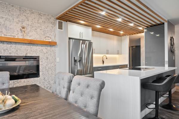 222 E PEARSON ST #2002, Chicago, IL 60611