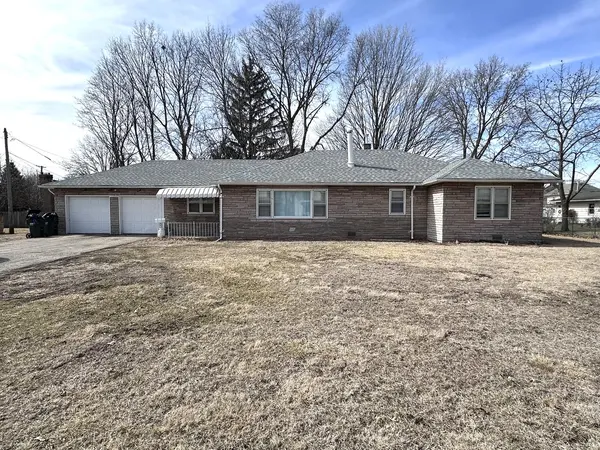 1107 Locust ST, Sterling, IL 61081