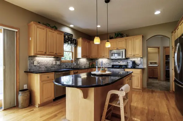 10610 Pinnacle WAY, Woodbury, MN 55129