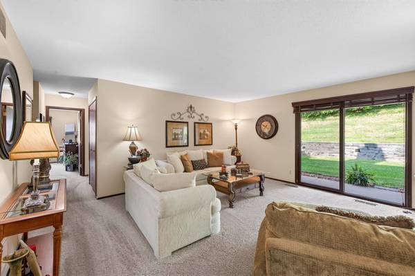 5217 Balmoral LN, Bloomington, MN 55437