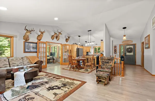 890 Saint Croix TRL, Taylors Falls, MN 55084