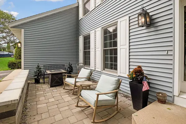 4747 Burr Oak ST, Eagan, MN 55122