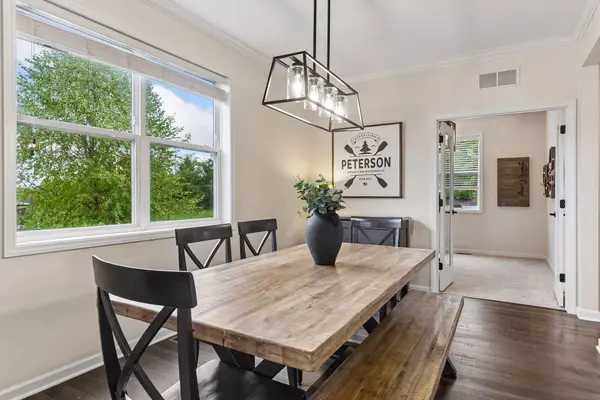 2442 Lacy LN, Victoria, MN 55386