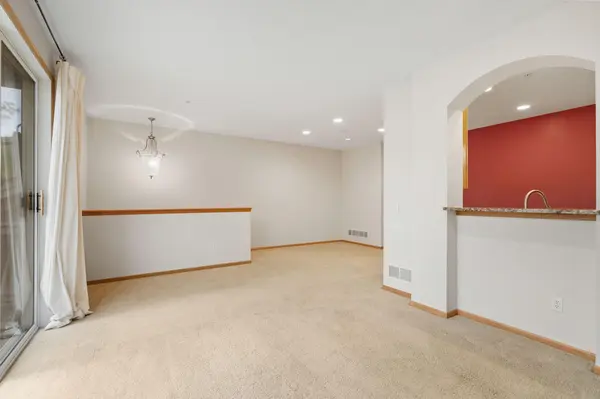 11212 Kinsley ST, Eden Prairie, MN 55344