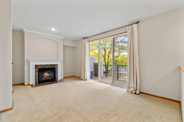 11212 Kinsley ST, Eden Prairie, MN 55344