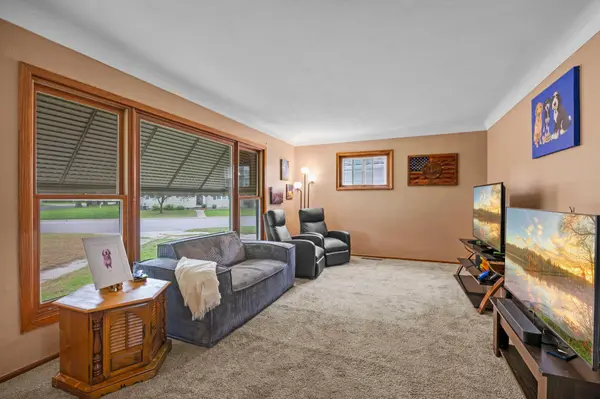 900 Park ST S, Fairfax, MN 55332