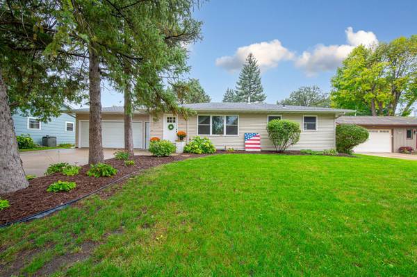 1801 Sunray AVE, Mankato, MN 56001