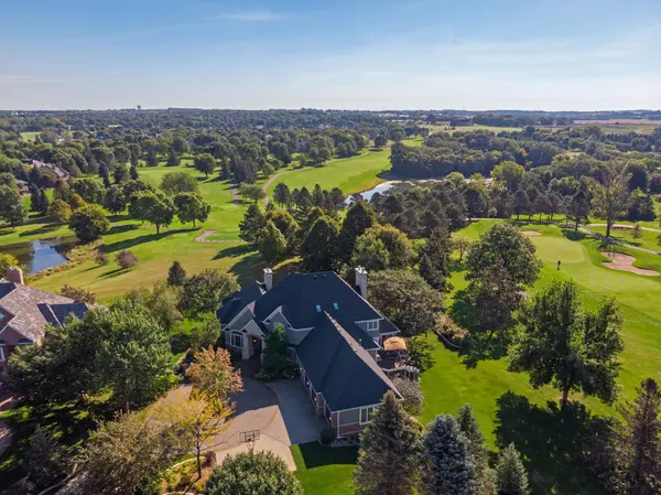 9243 Wedgewood PT, Woodbury, MN 55125
