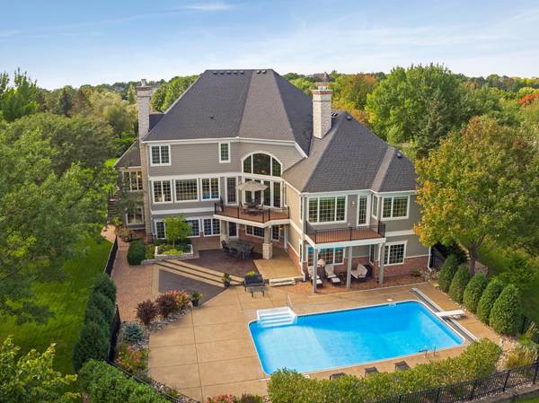 9243 Wedgewood PT, Woodbury, MN 55125