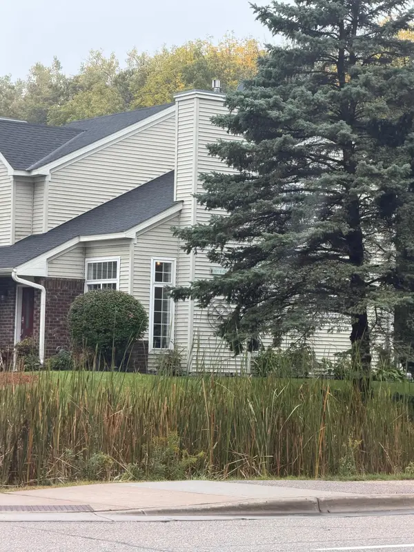 4385 Merrimac LN N #1, Plymouth, MN 55446
