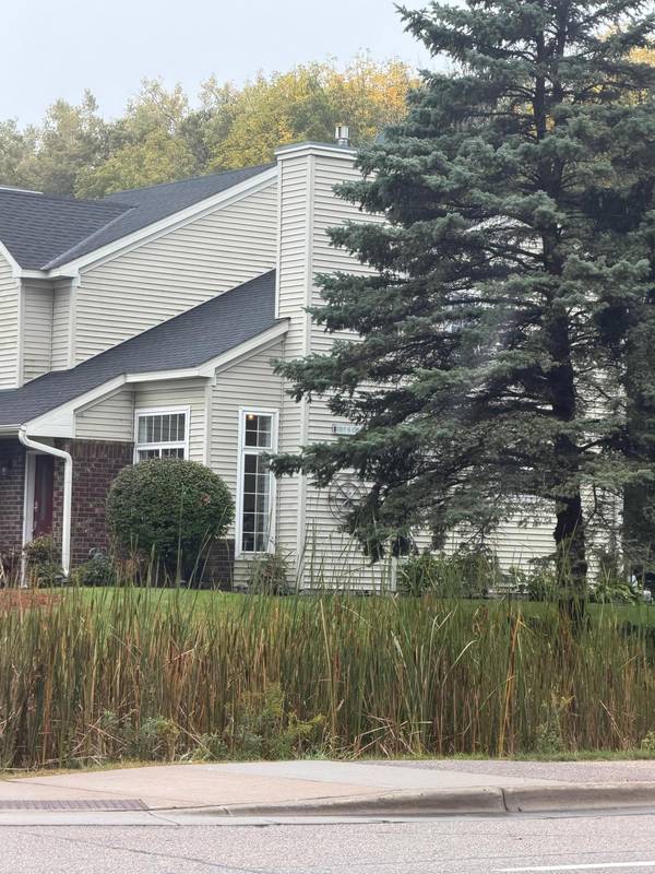 4385 Merrimac LN N #1, Plymouth, MN 55446