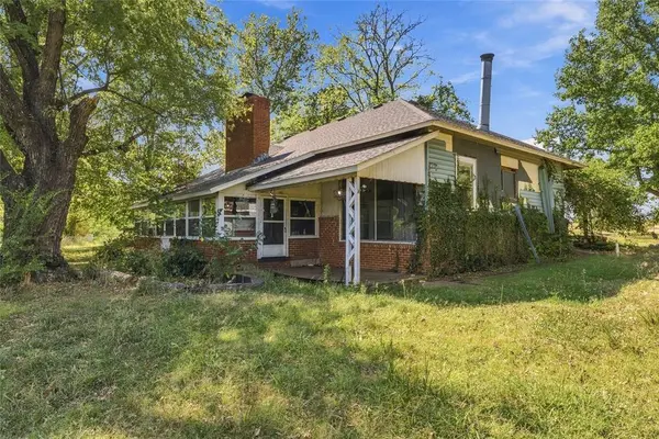 1008 E Elm ST, Stroud, OK 74079