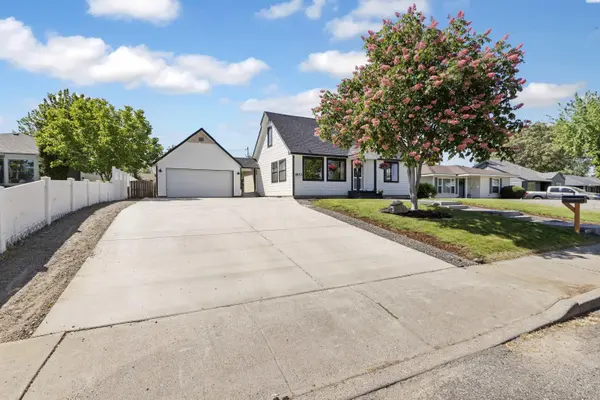 1833 Benson Ave, Prosser, WA 99350