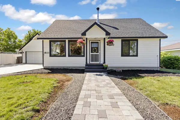 1833 Benson Ave, Prosser, WA 99350