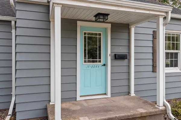 2241 LA FOLLETTE AVE, Manitowoc, WI 54220