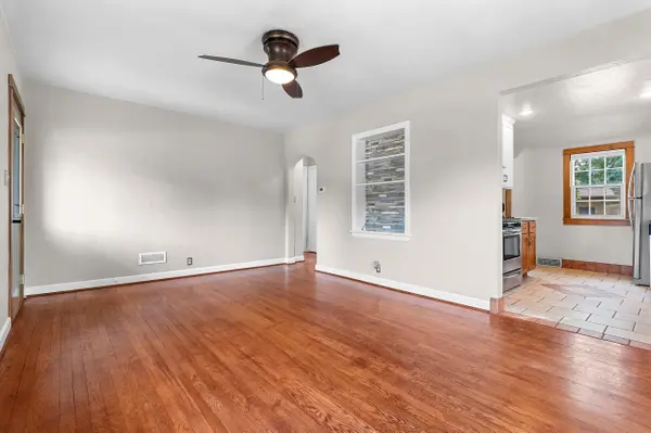 2241 LA FOLLETTE AVE, Manitowoc, WI 54220