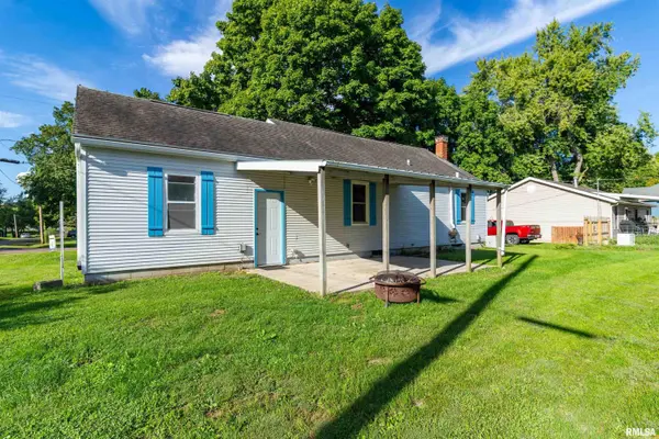 103 NW JEFFERSON ST, Hopedale, IL 61747