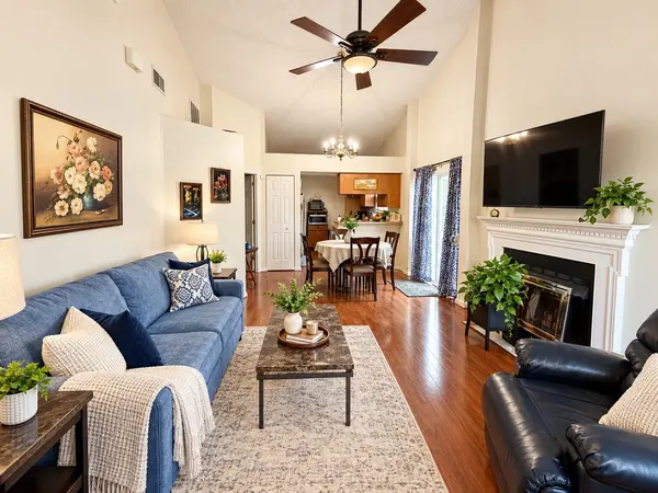 704 Maple Pl, Nashville, TN 37216