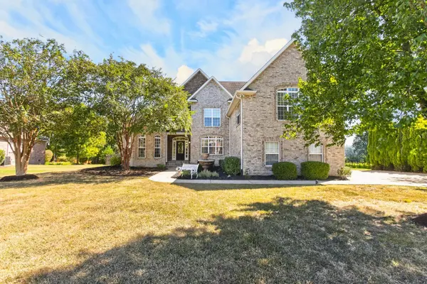 677 Starpoint Dr, Gallatin, TN 37066