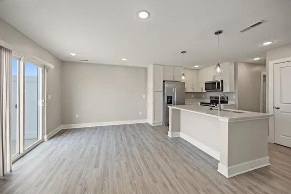 1226 Steve Hawley Lane, Salina, KS 67401