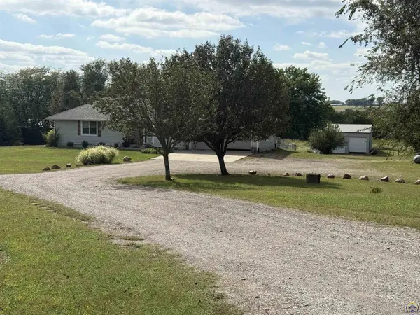 9721 K-4 HWY, Meriden, KS 66512