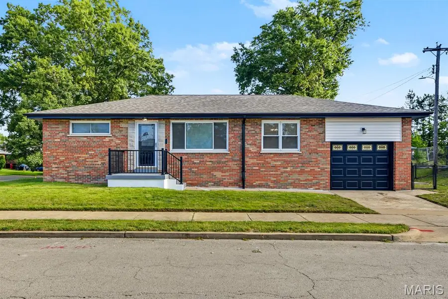 4107 Robert AVE, St Louis, MO 63116