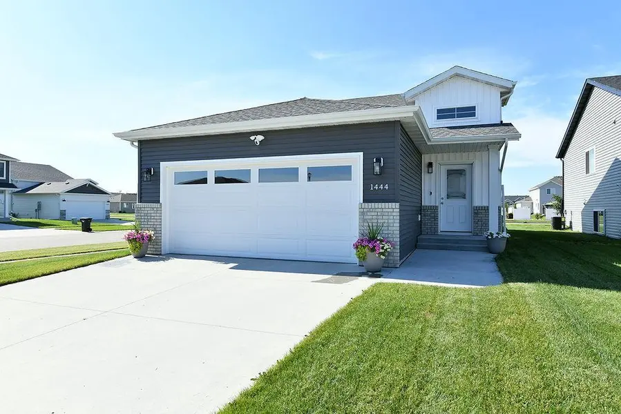 1444 69th AVE S, Fargo, ND 58104