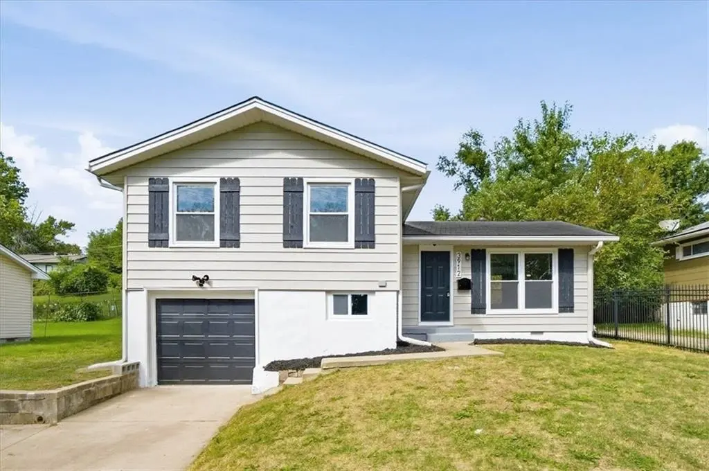 3912 E 47th TER, Kansas City, MO 64130