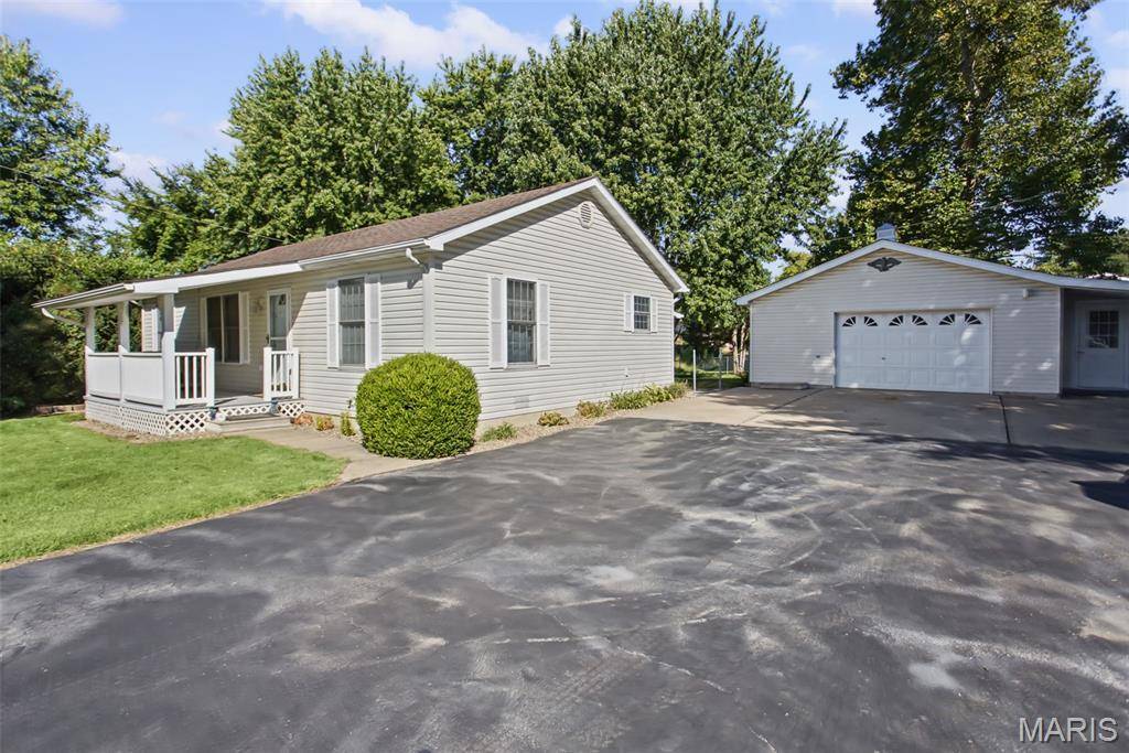 523 Brown ST, Brighton, IL 62012