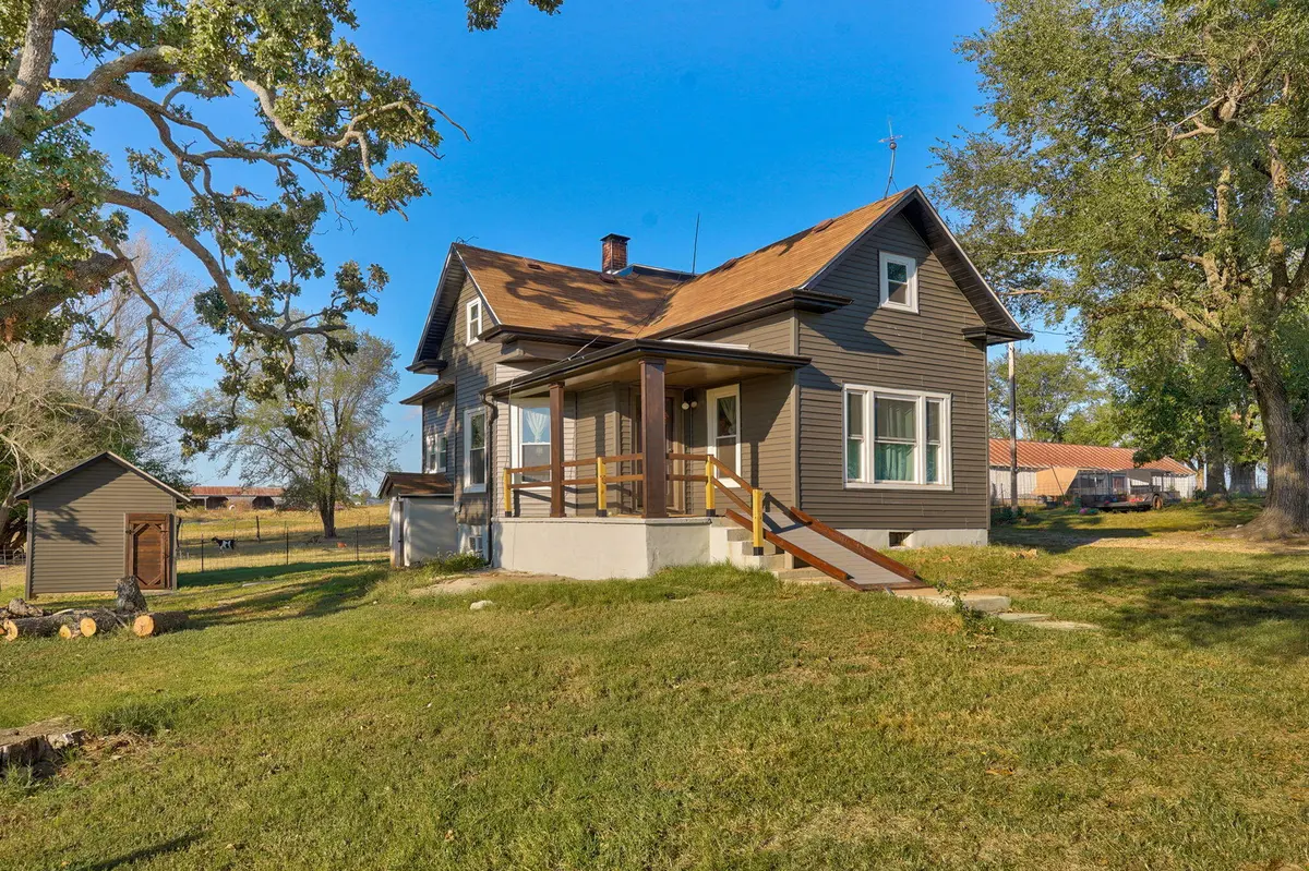 815 E Dade 202, Everton, MO 65646