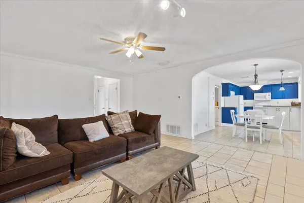 407 S Mount Rushmore DR, Cedar Park, TX 78613