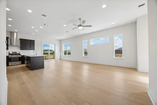 1531 N Red Bud LN #28, Round Rock, TX 78665