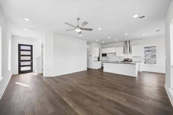 1531 N Red Bud LN #27, Round Rock, TX 78665