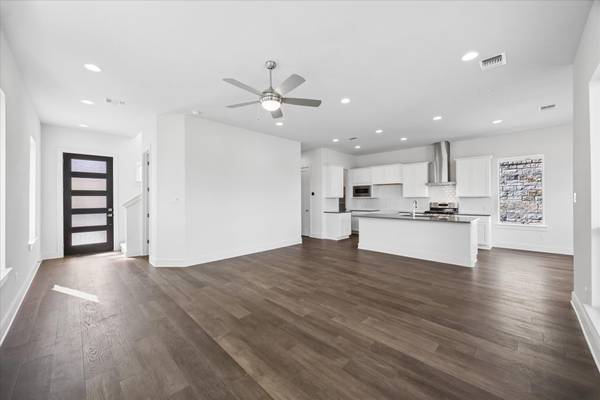 1531 N Red Bud LN #27, Round Rock, TX 78665