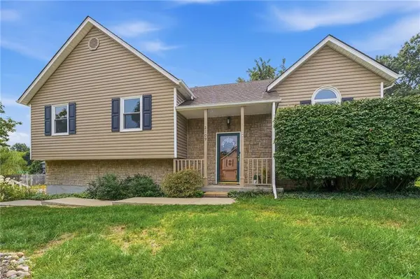 2109 3rd ST, Lee's Summit, MO 64063