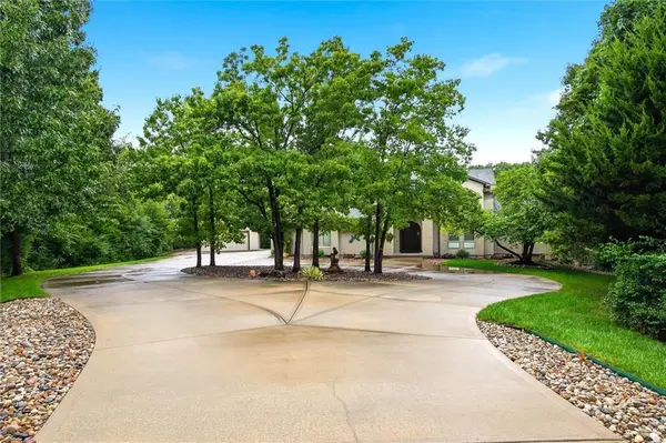 5630 Legler ST, Shawnee, KS 66217