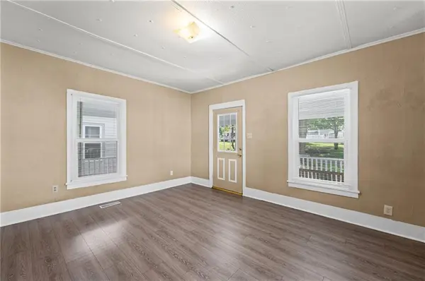 619 S Oak ST, Ottawa, KS 66067