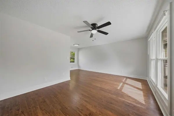 3912 E 47th TER, Kansas City, MO 64130