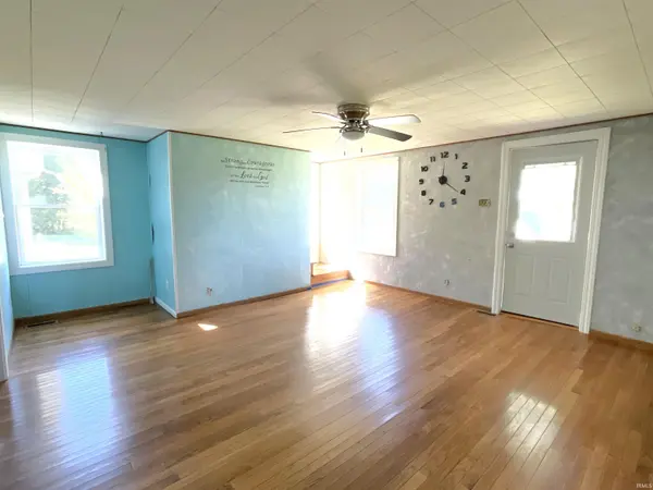 317 Center ST, Worthington, IN 47471-2103