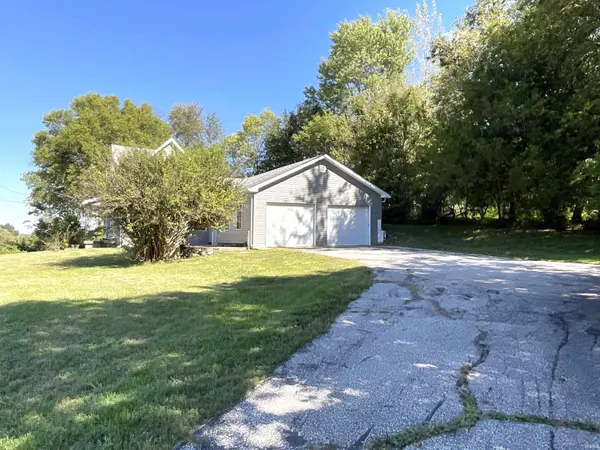 317 Center ST, Worthington, IN 47471-2103