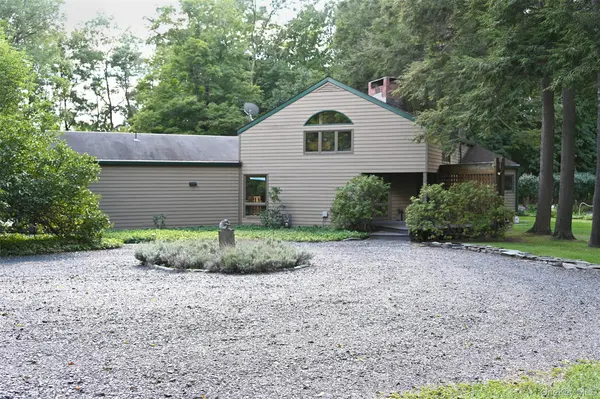 65 Colonial AVE, Warwick, NY 10990