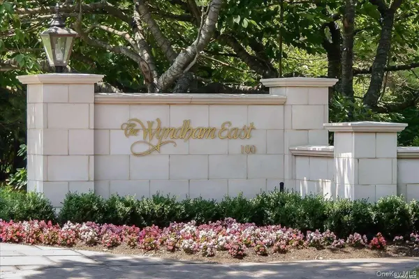 100 Hilton AVE #806, Garden City, NY 11530
