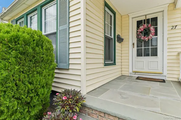 27 Juniper AVE, Mineola, NY 11501