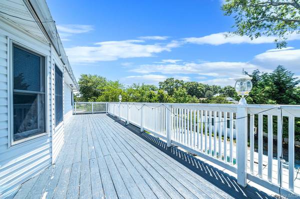 309 Sunrise DR, Sayville, NY 11782