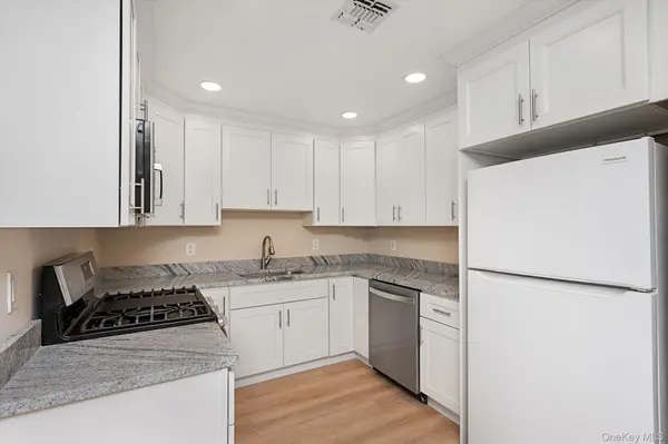 991 Madeira BLVD, Melville, NY 11747