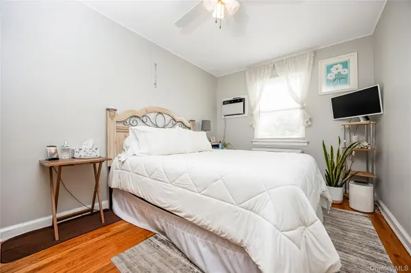76-12 58th RD, Middle Village, NY 11379