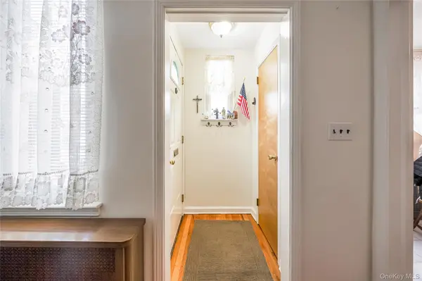 7612 58th RD, Middle Village, NY 11379