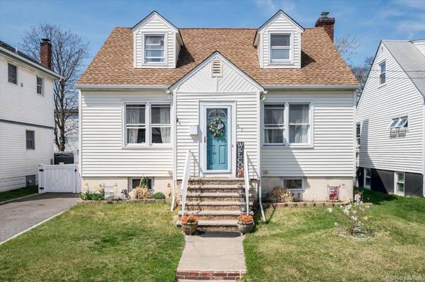 67 Waldo AVE, East Rockaway, NY 11518