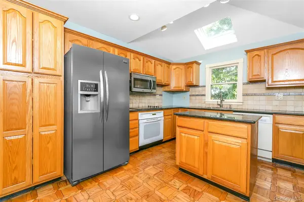 584 Yale ST, Oceanside, NY 11572