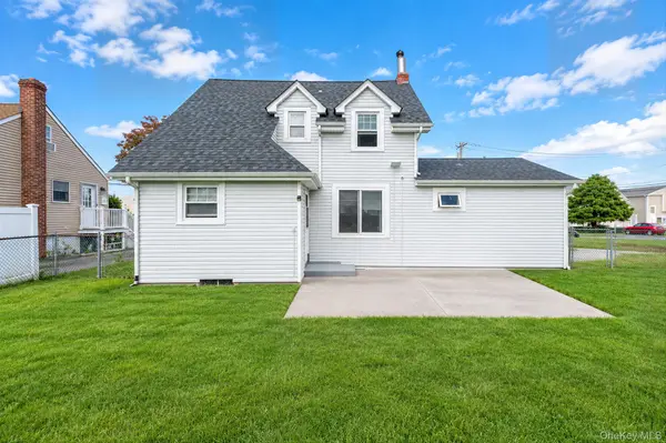 131 E Alhambra AVE, Lindenhurst, NY 11757
